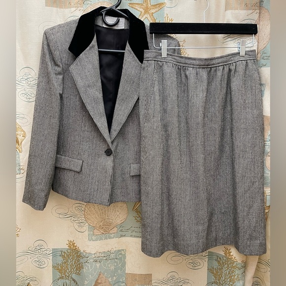 Evan Picone Jackets & Blazers - Evan Picone VTG 2 Piece Wool Black White Plaid Blazer Skirt Velvet Office Set